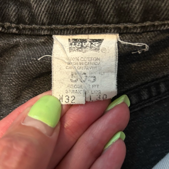 Vintage Levi’s 505 Black Denim Shorts - Picture 5 of 6